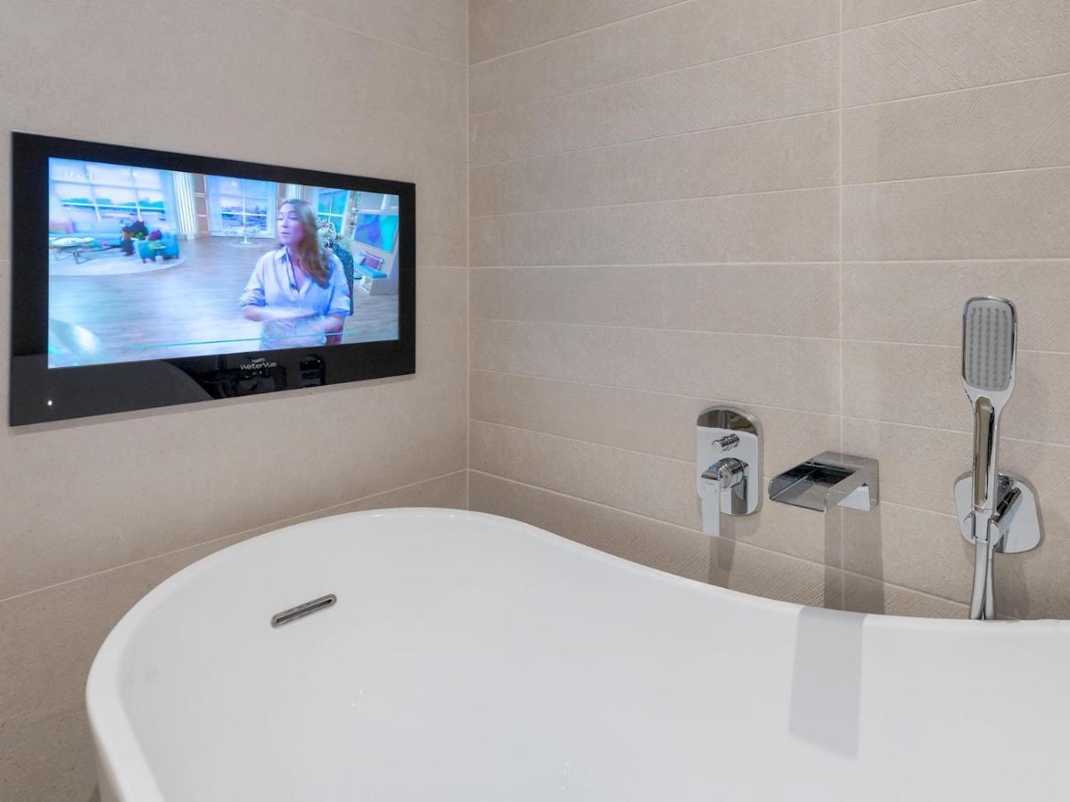 Pass The Keys 1 Bed Albury Contemporary Apartment With Secure Parking Shrewsbury Kültér fotó