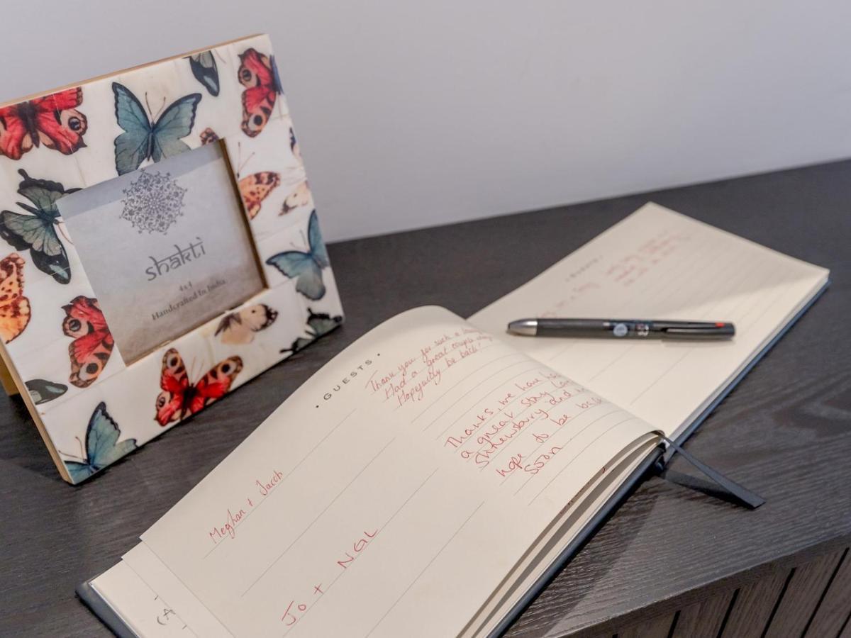 Pass The Keys 1 Bed Albury Contemporary Apartment With Secure Parking Shrewsbury Kültér fotó