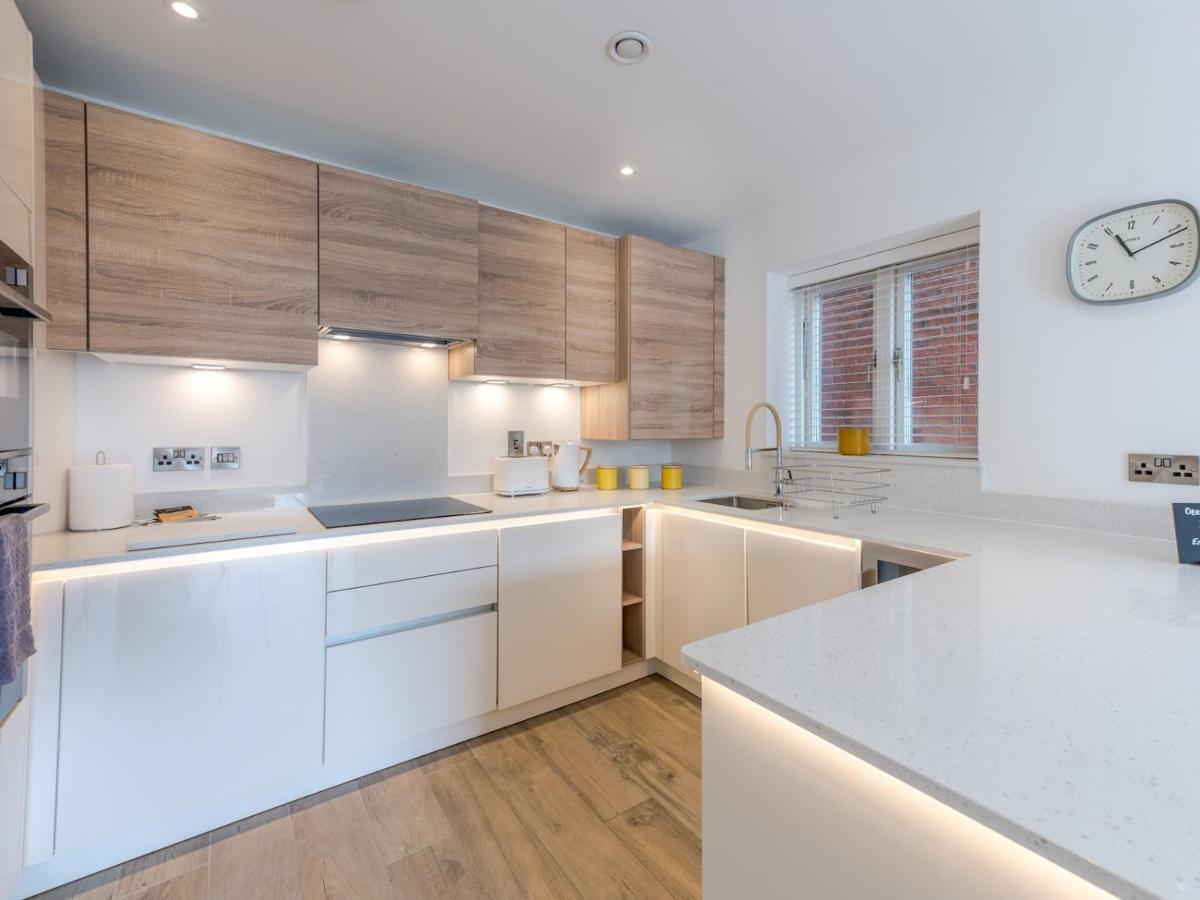 Pass The Keys 1 Bed Albury Contemporary Apartment With Secure Parking Shrewsbury Kültér fotó
