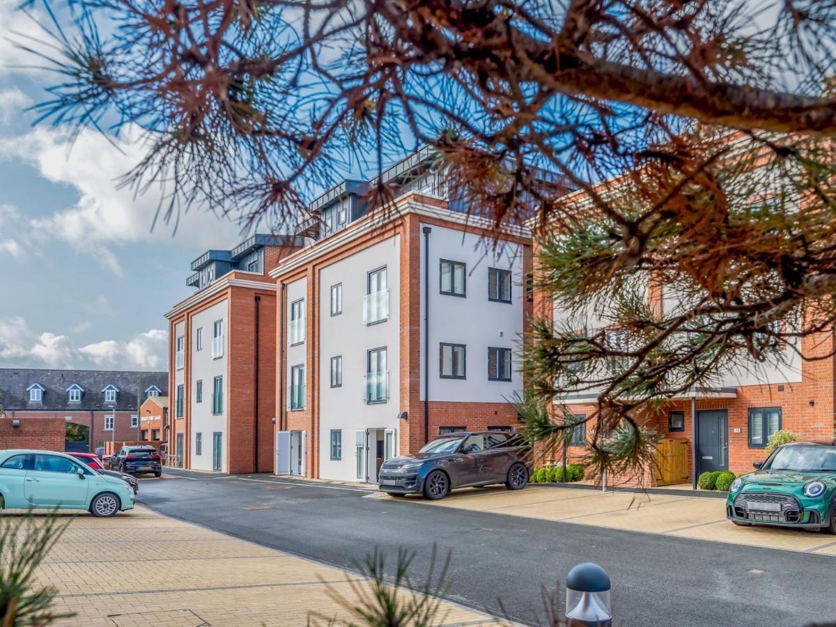 Pass The Keys 1 Bed Albury Contemporary Apartment With Secure Parking Shrewsbury Kültér fotó